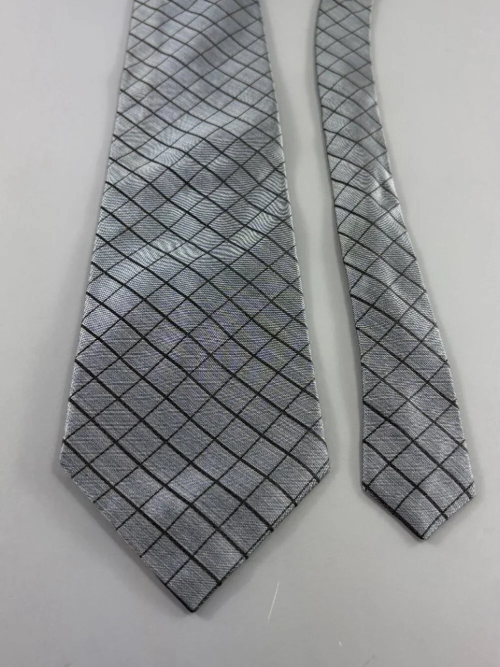 Donna Karan Signature Grey / Black Geometric Men's Tie 4